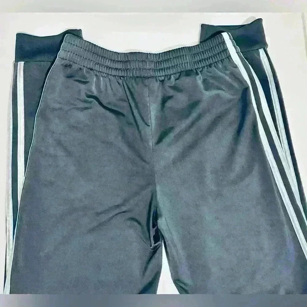 Adidas Iconic Tricot Jogger, Unisex Youth Size Large 14/16, Silver Gray